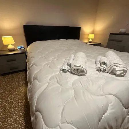 Room With Queen Bed And Tv 別荘